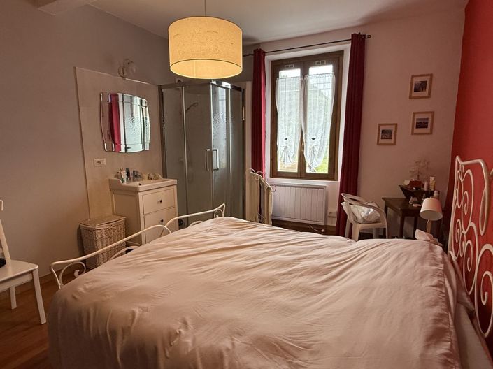 Image No.9-4 Bed House for sale