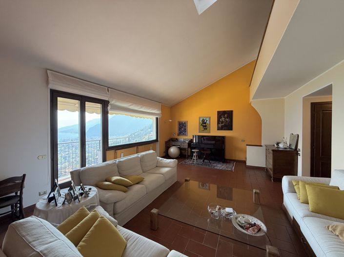 Image No.6-Maison de 4 chambres à vendre à Gravedona