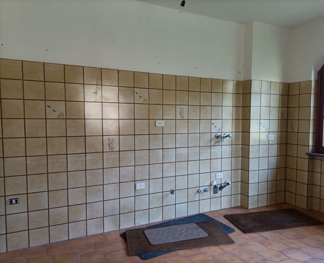 Image No.9-5 Bed Property for sale