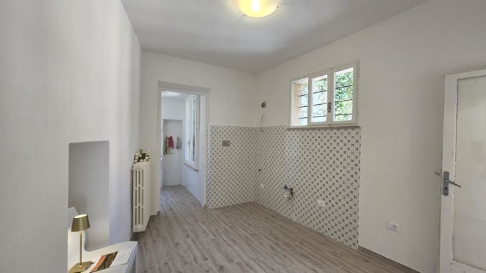 Image No.13-7 Bed House for sale