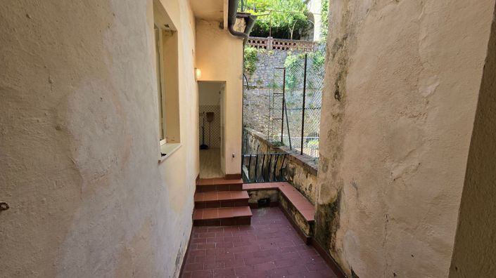 Image No.19-7 Bed House for sale