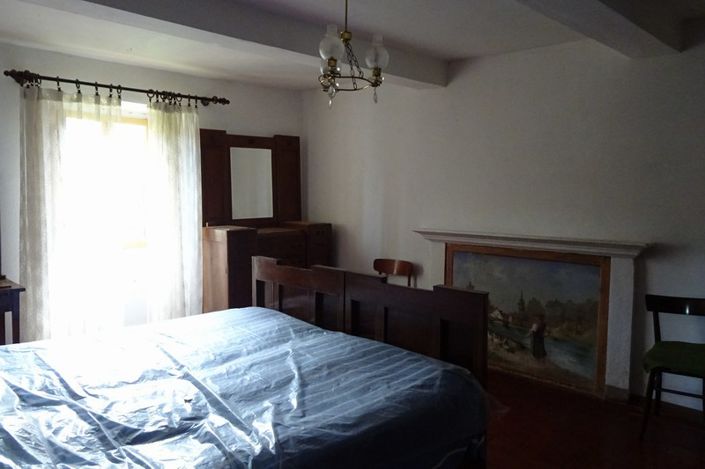 Image No.9-5 Bed Property for sale