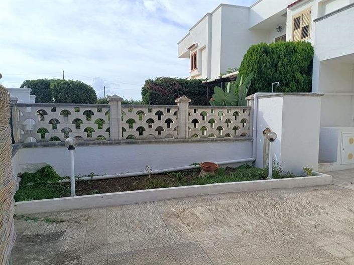 Image No.11-2 Bed House for sale