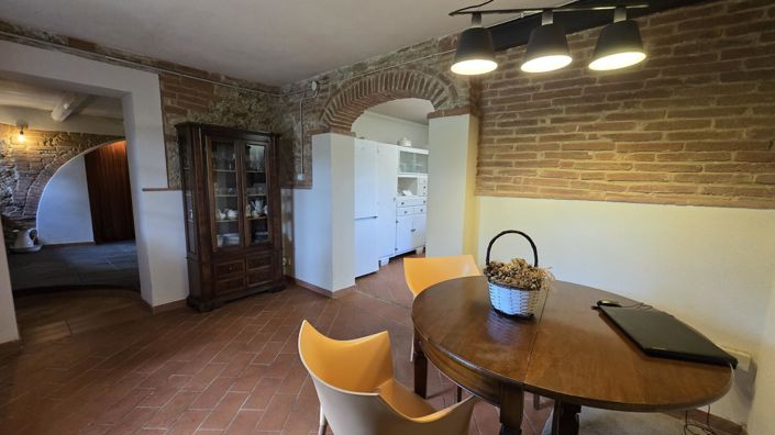 Image No.10-4 Bed Property for sale