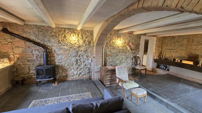 Image No.4-4 Bed Property for sale