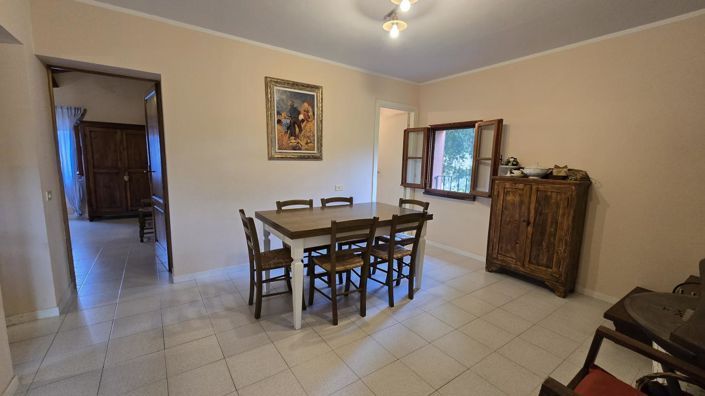 Image No.6-4 Bed Property for sale