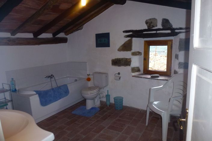 Image No.12-4 Bed House for sale