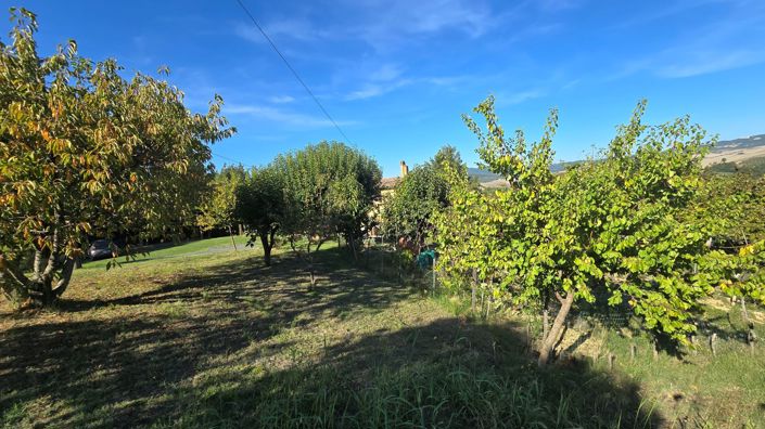 Image No.12-3 Bed Property for sale