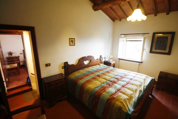 Image No.12-4 Bed Property for sale