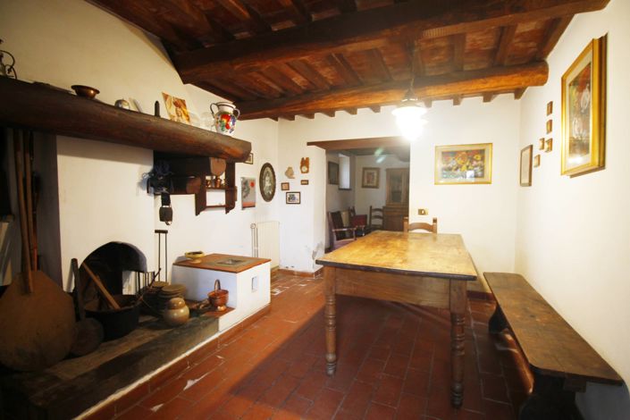 Image No.8-4 Bed Property for sale