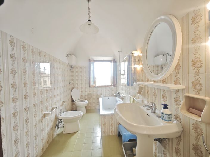 Image No.10-3 Bed Apartment for sale