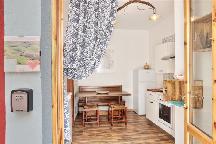 Image No.5-2 Bed House for sale