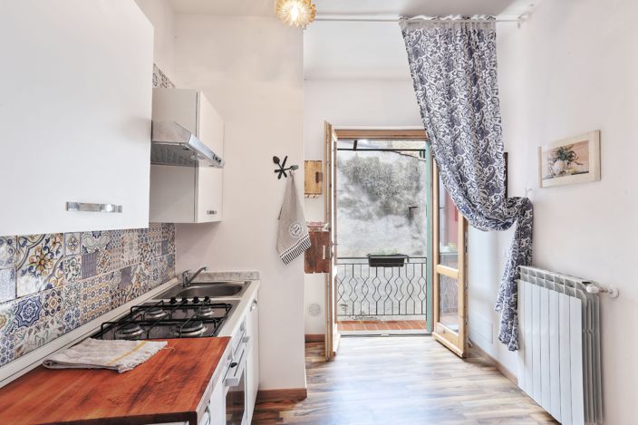 Image No.6-2 Bed House for sale