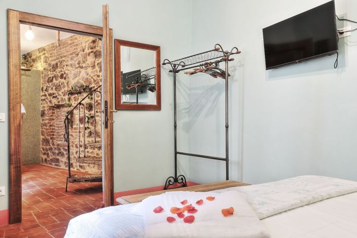 Image No.8-2 Bed House for sale