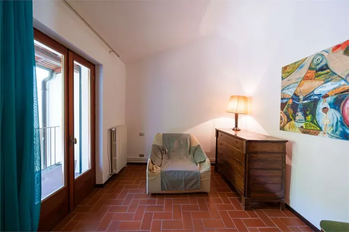 Image No.12-4 Bed House for sale