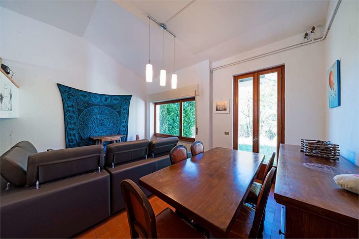 Image No.6-4 Bed House for sale