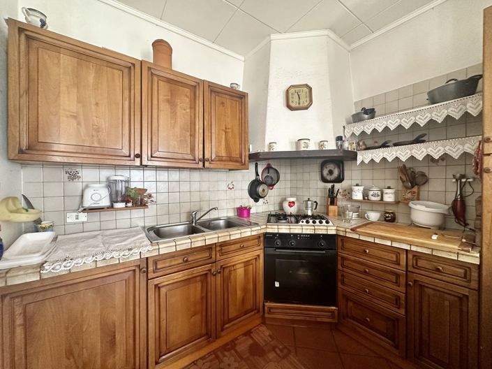 Image No.10-1 Bed House for sale