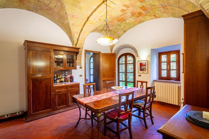 Image No.6-4 Bed Property for sale