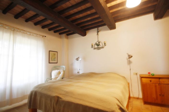 Image No.10-5 Bed Property for sale