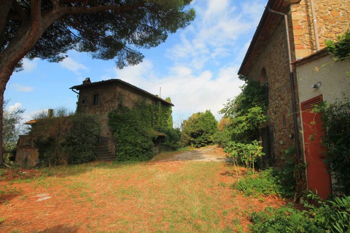 Image No.17-5 Bed Property for sale