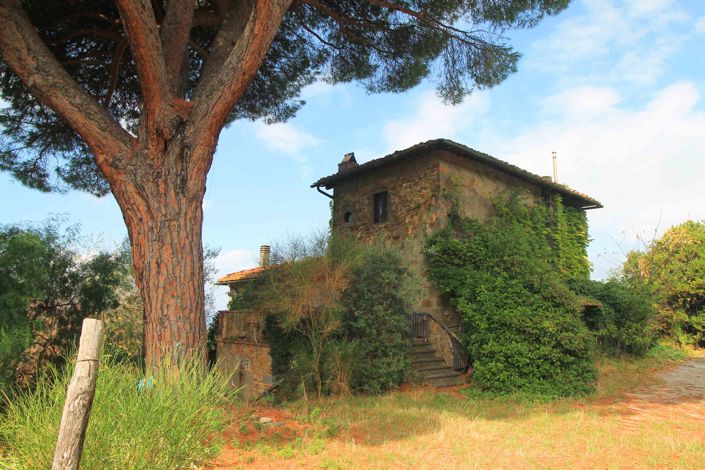 Image No.2-5 Bed Property for sale