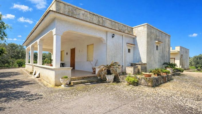 Image No.12-3 Bed Property for sale