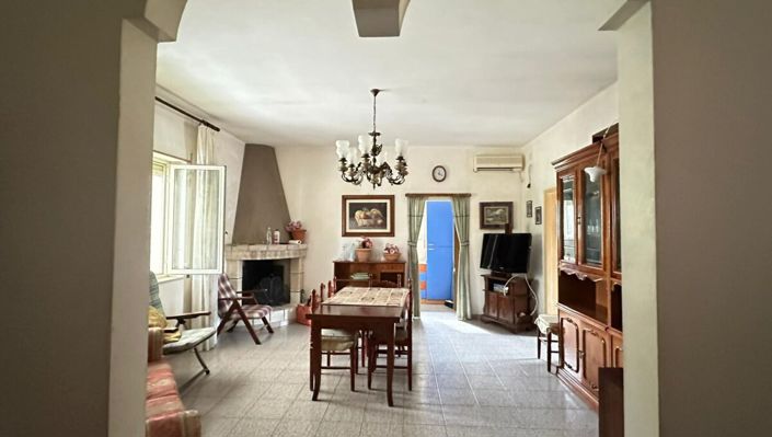 Image No.6-3 Bed Property for sale