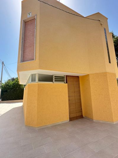 Image No.13-3 Bed Property for sale