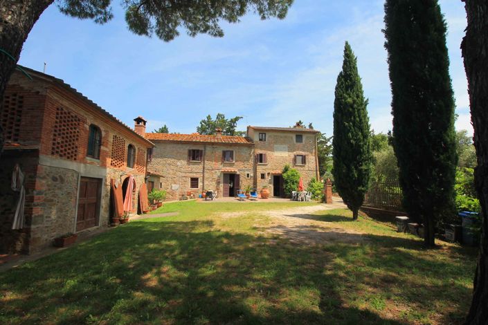 Image No.2-Propriété de 8 chambres à vendre à Pistoia