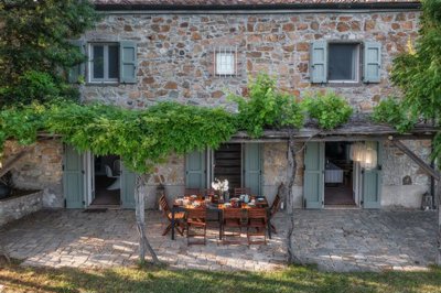 1 - Montecatini Val di Cecina, Villa