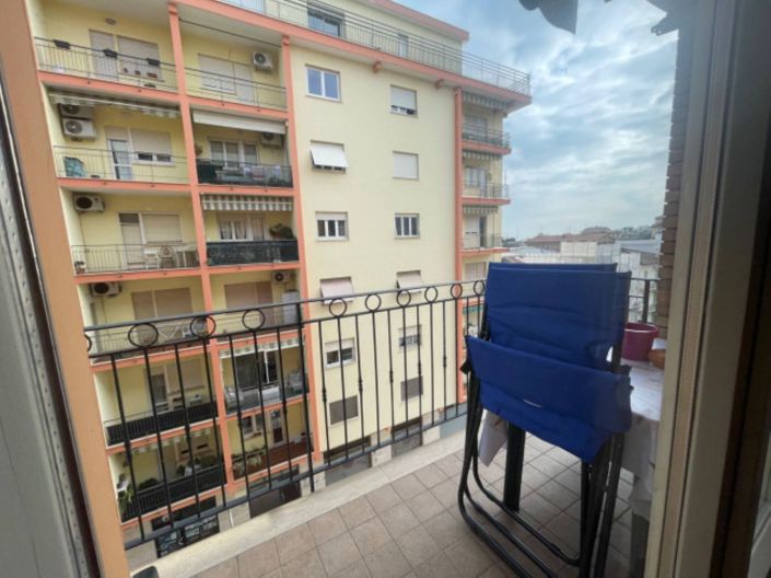 Image No.2-Appartement de 2 chambres à vendre à San Benedetto del Tronto