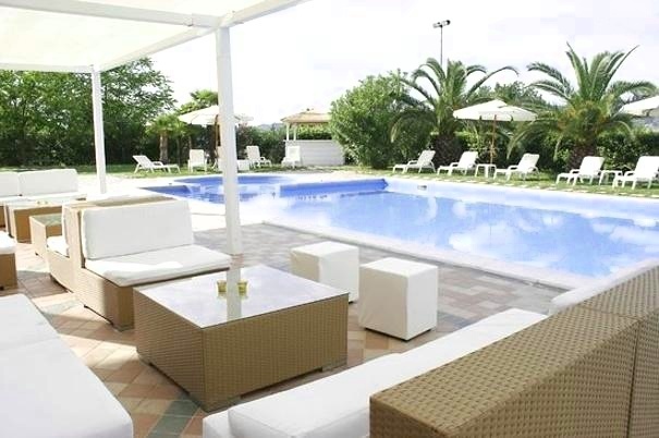 Image No.17-45 Bed Commercial for sale
