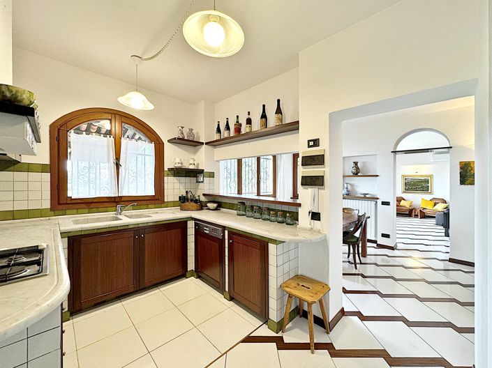 Image No.9-2 Bed Villa for sale