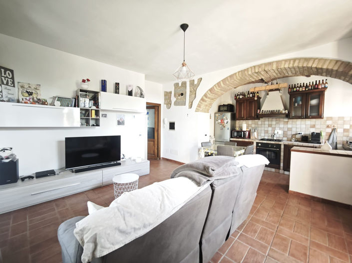 Image No.3-4 Bed Semi-Detached for sale