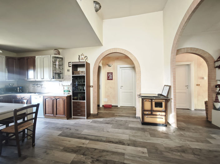 Image No.6-4 Bed Semi-Detached for sale