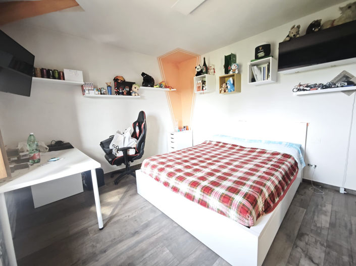 Image No.8-4 Bed Semi-Detached for sale