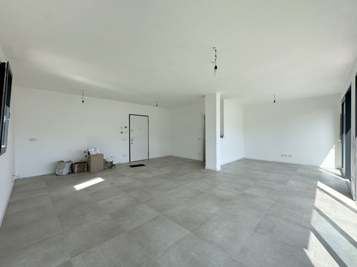 Image No.6-3 Bed Apartment for sale