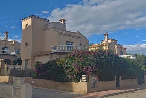 Image No.1-3 Bed Villa for sale
