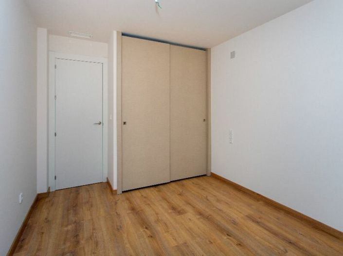 Image No.9-3 Bed Apartment for sale