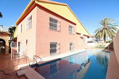 Villa de 5 chambres à vendre à Cabo Roig