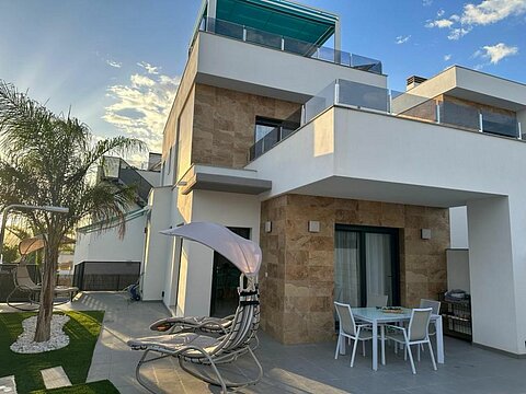 Image No.1-3 Bed Villa for sale