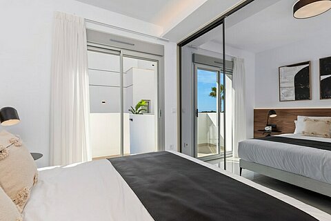 Image No.4-4 Bed Villa for sale