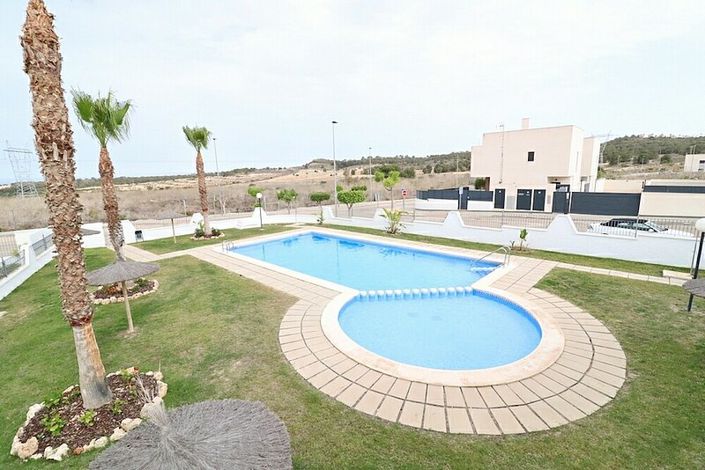 Image No.11-3 Bed Townhouse for sale