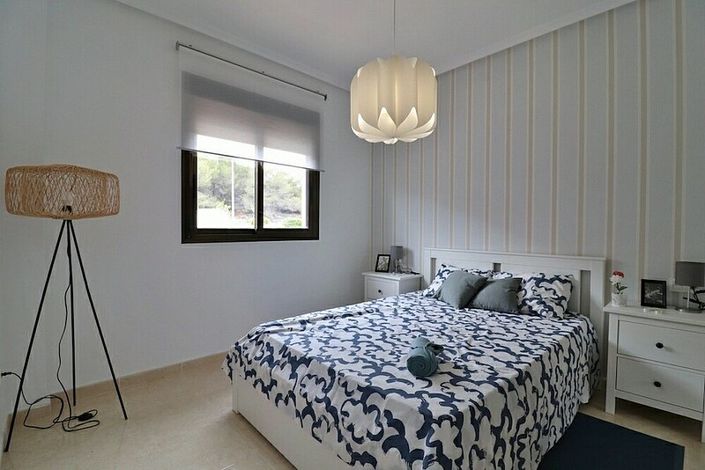 Image No.12-3 Bed Townhouse for sale