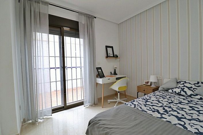 Image No.15-3 Bed Townhouse for sale