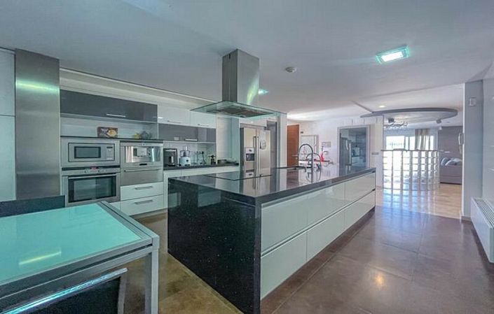 Image No.2-Villa de 6 chambres à vendre à Benidorm