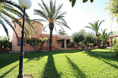 Image No.1-Villa de 5 chambres à vendre à Torrevieja