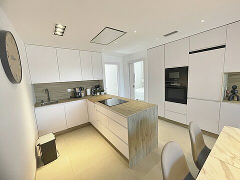 Image No.3-3 Bed Apartment for sale