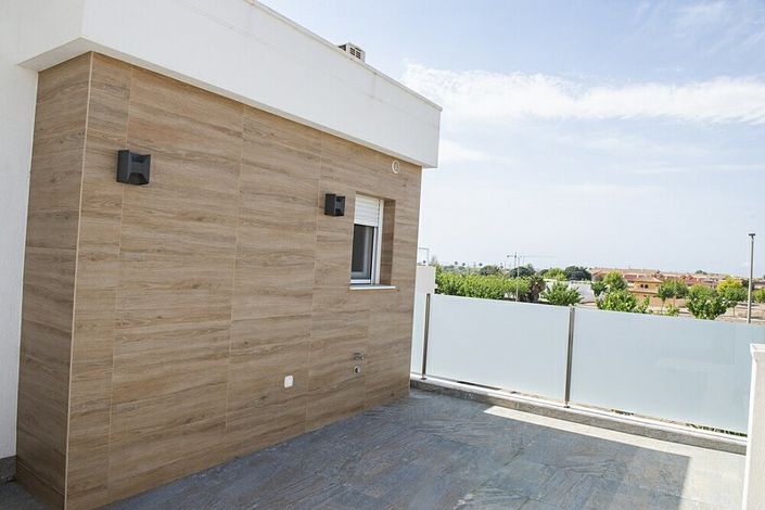 Image No.3-4 Bed Villa for sale