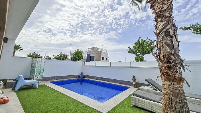 Image No.8-4 Bed Villa for sale